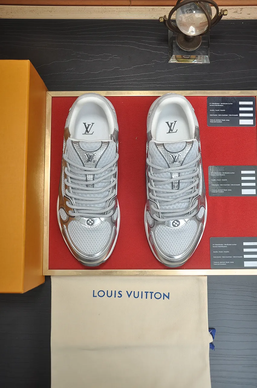 Men's men's shoes 💰640💶[LOUIS VUITTON] (couples 💑 style) new original order 🍀LV Louis Vuitton * - top version of LV classic trendy shoes! Made of imported original fabrics, mesh lining, and original wear-resistant rubber foam outsole! High quality products! Size (Female 35-39) (Male 39-44)